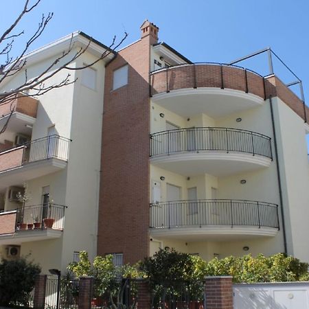 Ferienwohnung Lungomare Sud Alba Adriatica Exterior foto