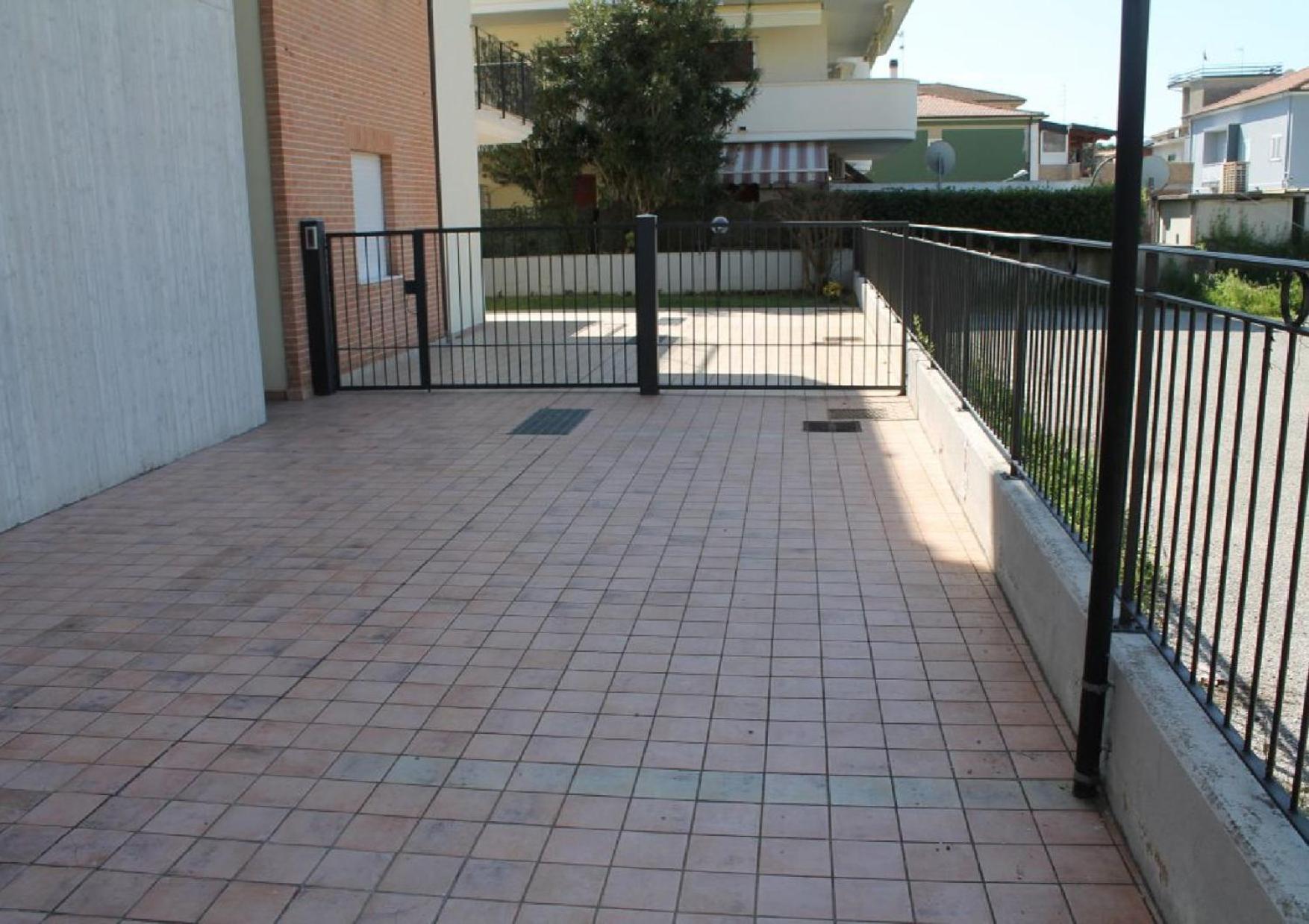 Ferienwohnung Lungomare Sud Alba Adriatica Exterior foto